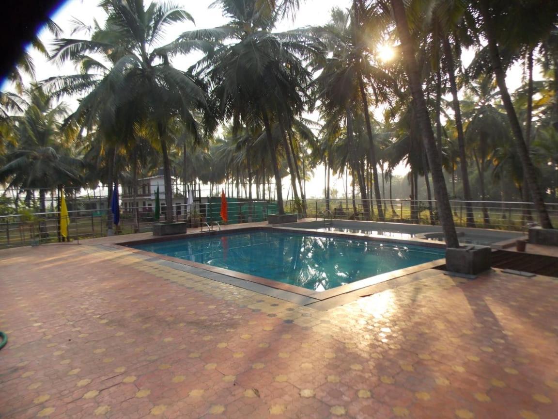 A Coconut Valley Resort Pālghar Extérieur photo